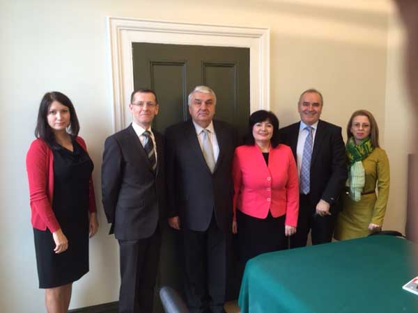 The Comptroller and Auditor General meeting a delegation from Moldova